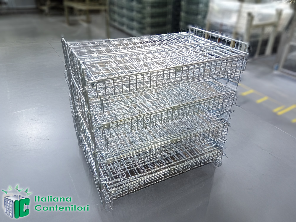 Metal storage baskets - collapsed Metal storage baskets - collapsed