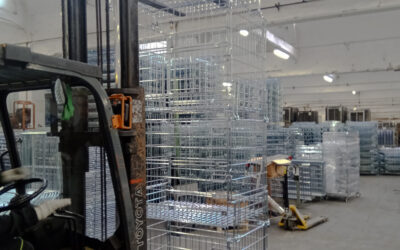 Why choose stackable wire mesh storage baskets